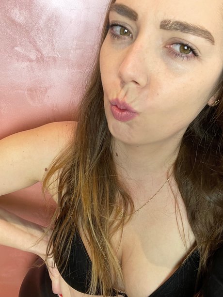 SweetMira feet onlyfans