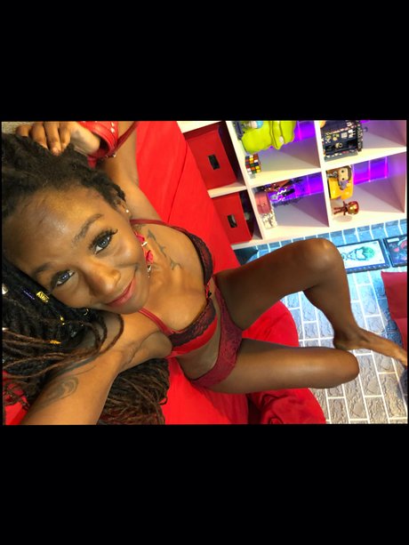 SweetgirlKili onlyfans nudes