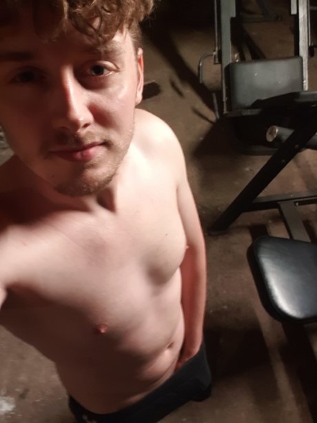 StraightBoy leaked onlyfans nudes