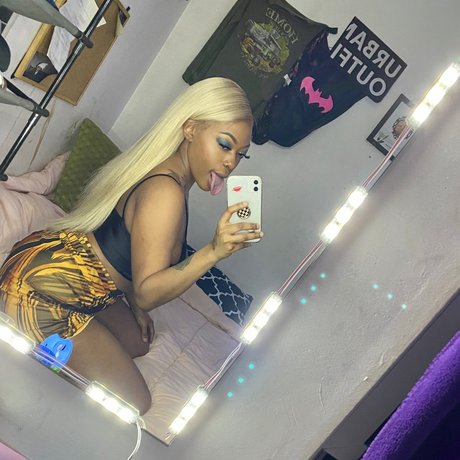 Queen Sauce onlyfans pictures