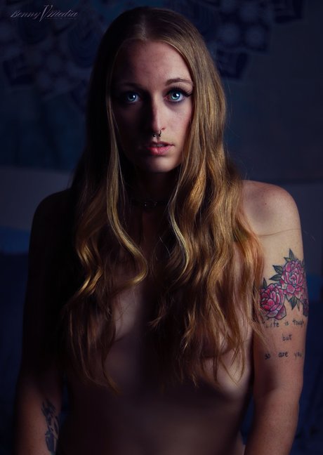 Mischa Fox onlyfans model