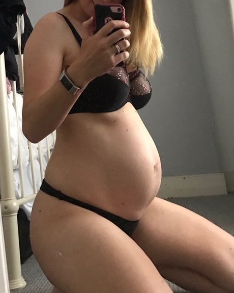 Hot Pregnant Honey onlyfans leaked