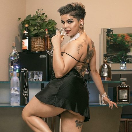 Angela Onlyfan onlyfans striptease