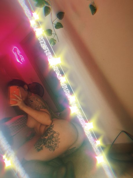 emily Snyder naked onlyfans leak