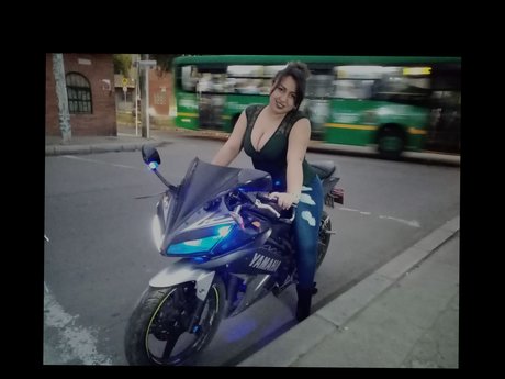 Liz Gomez onlyfans topless