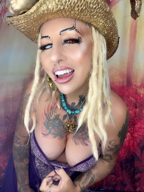 XZanthia amp amp FRIENDS onlyfans leaked