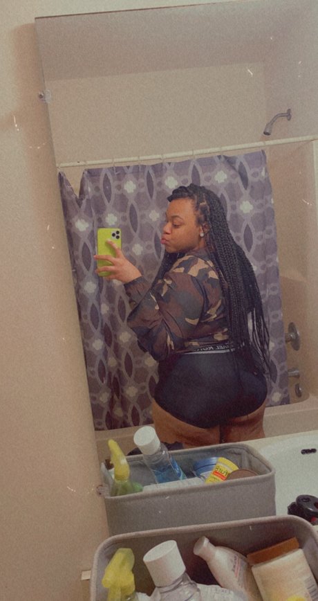 xPinkyy naked only fans