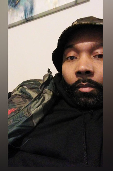 Cleaves Leder onlyfans strip tease