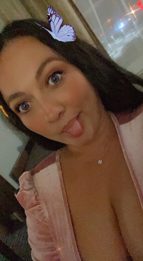 Linnyyy onlyfans topless