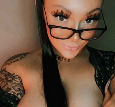 TAT BRAT nude onlyfans