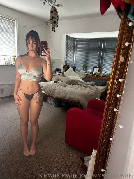 Kim VIDEO CALLS onlyfans pic