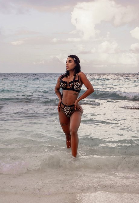 Yubisay onlyfans model