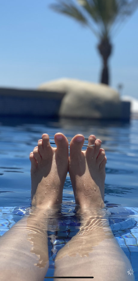 Jennitoes69 onlyfans star