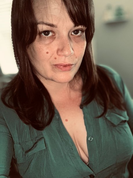 Meadow Rose naked onlyfans