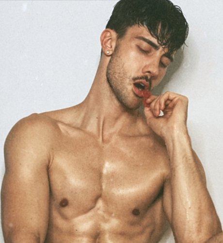 Travis Bryant onlyfans leaked tits