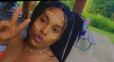 M I S S M E S S Y_ free only fans