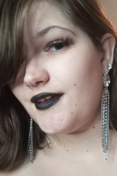 Trysti Marie Allister onlyfans leaks.