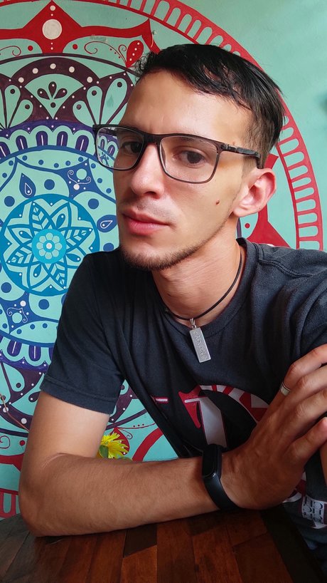 Zeus Ruiz onlyfans pictures