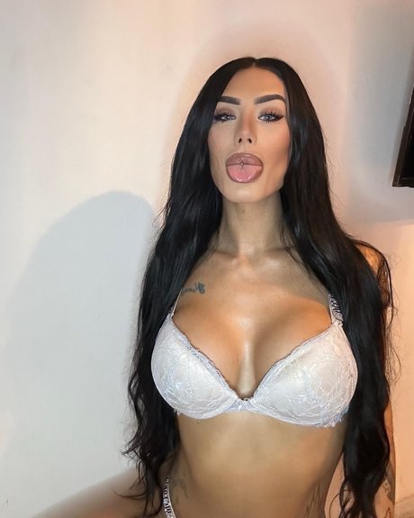 Blanca Lucrezia Minelli onlyfans nude leaked