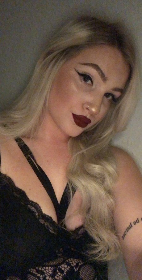 FlowerGirl onlyfans content