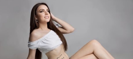 Nadia L only fans leaked