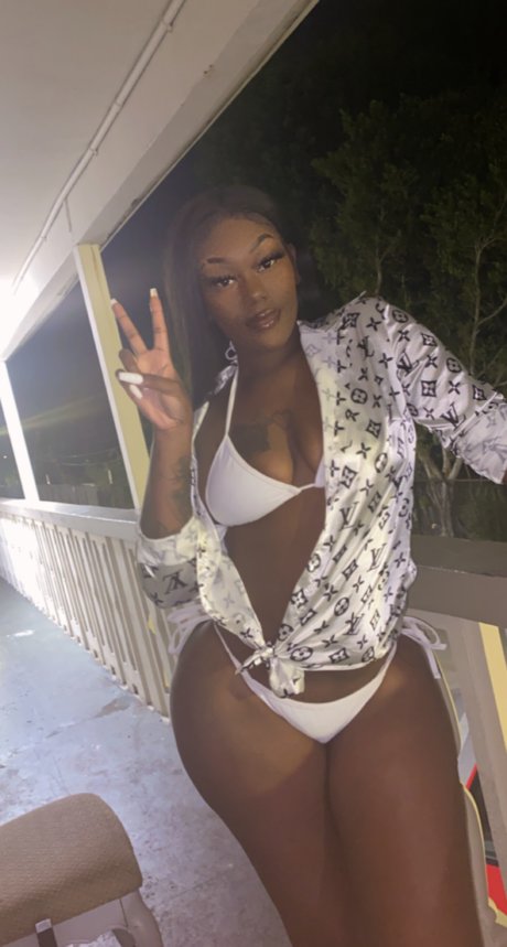 SheSoSwaii onlyfans sexy