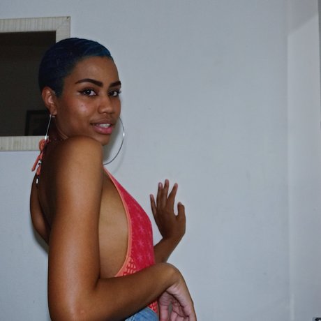 Paolla Medeiros onlyfans naked leak