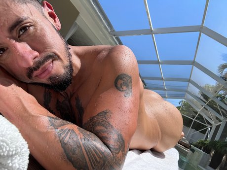 LuisLoganxxx onlyfans photos