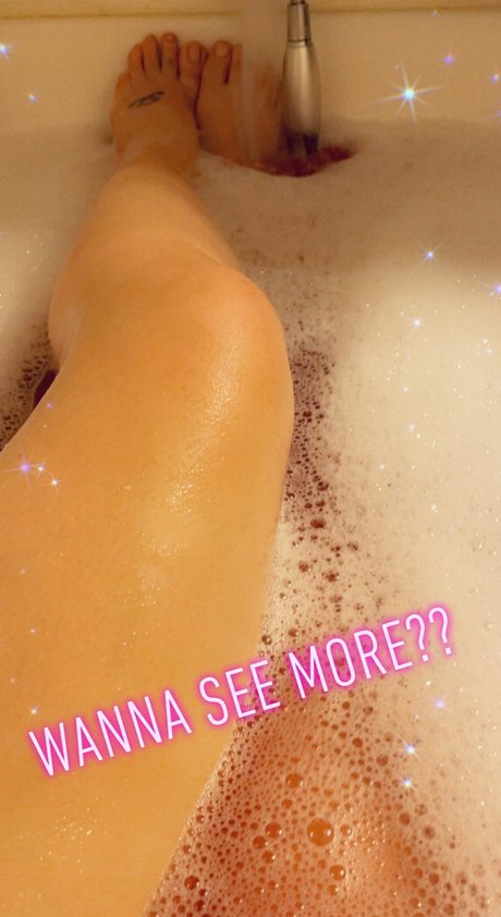 Scarlett Brew_ nude onlyfans leaks