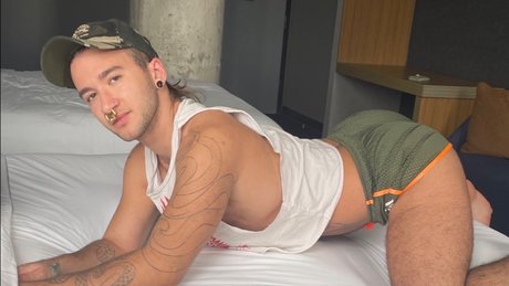 Pig Ari onlyfans leaks