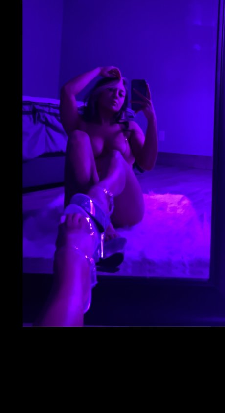 Valeria Sucia onlyfans content