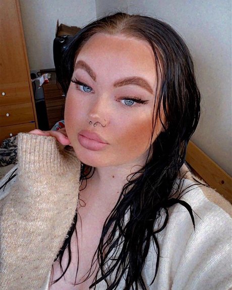 Lucy grossett onlyfans nudes leaked