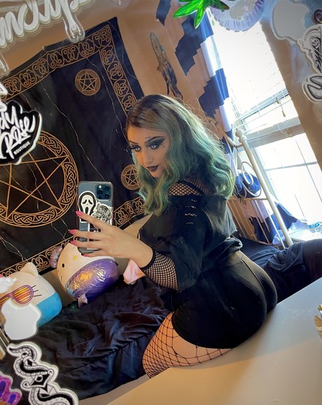 Yuna Toy naked onlyfans