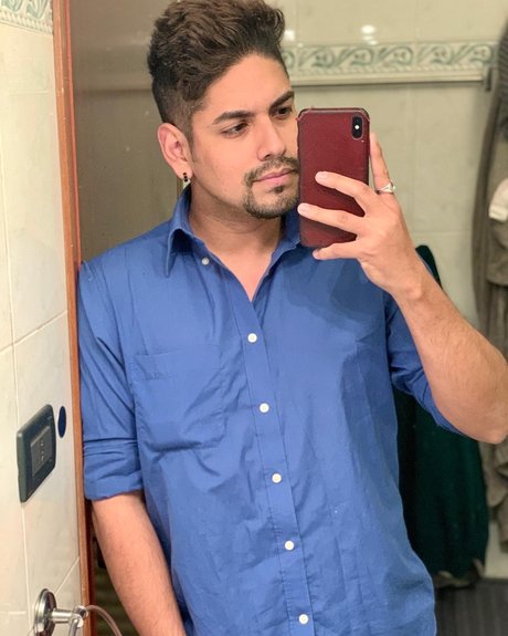 Osvi Schnell onlyfans naked