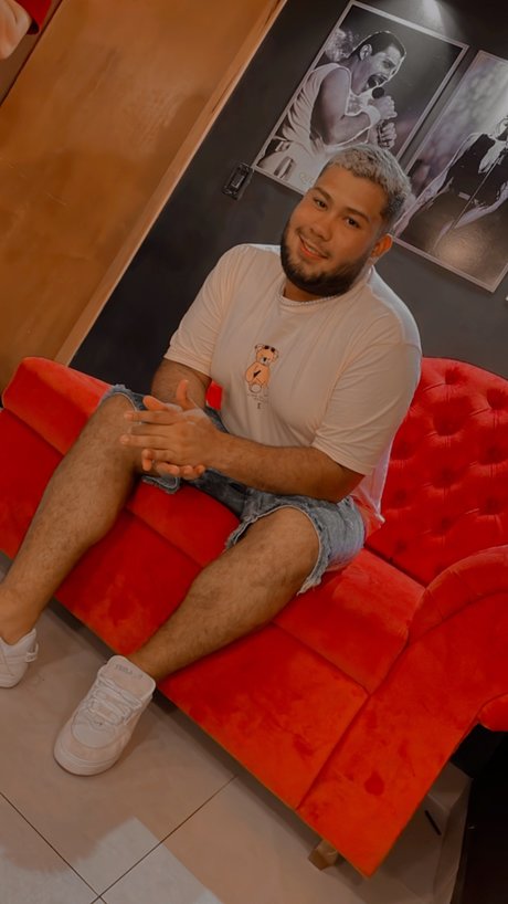 Leonardo Xama onlyfans leaked nudes