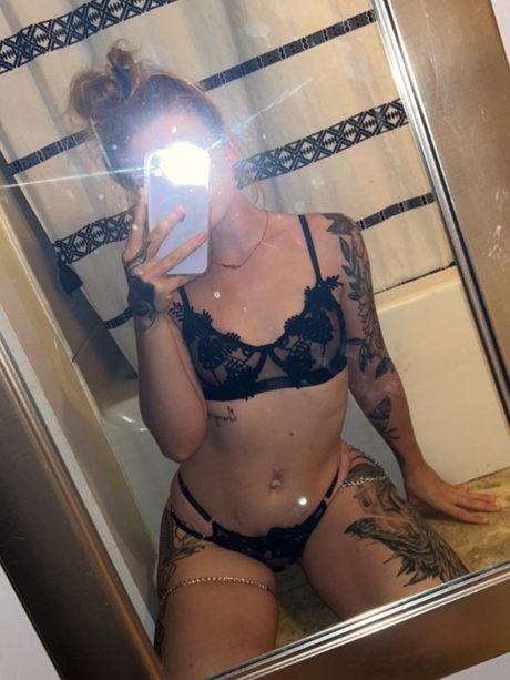 Hot Cross Buns onlyfans nude pictures