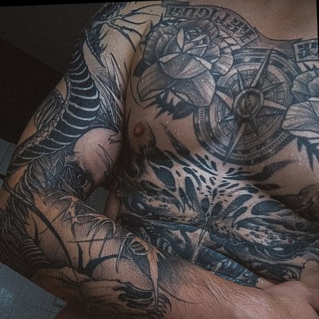 Fabian v_ onlyfans post