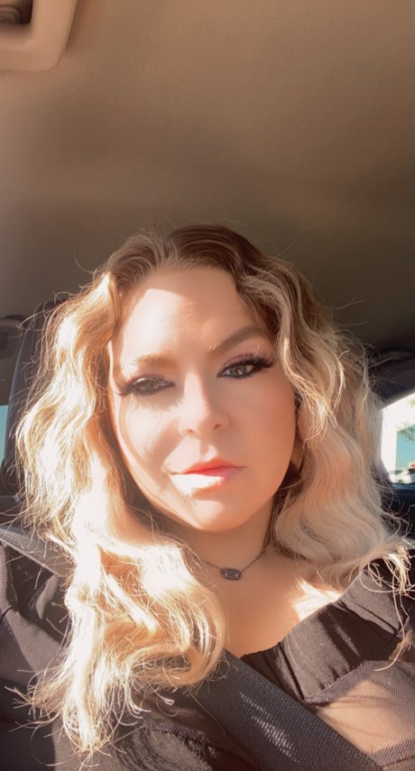 Glamdoll Veron only fans photos