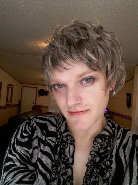 Mistress Sandy CD strip onlyfans