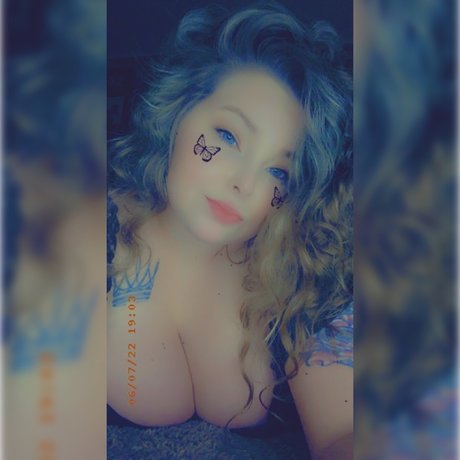 Lacie Ann strip onlyfans