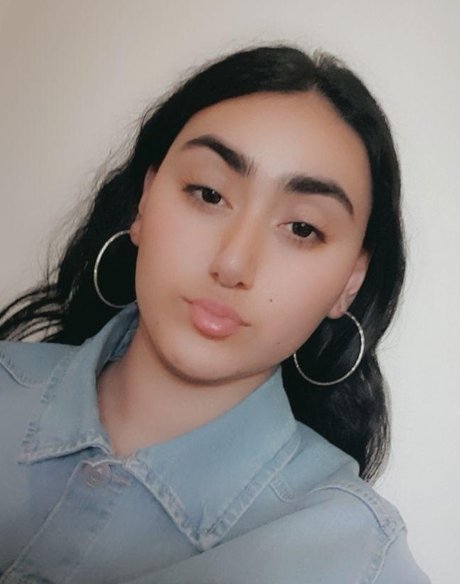 BURCU AKTAS onlyfans leaked tits