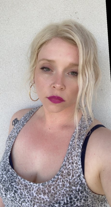 Lulu Love naked onlyfans