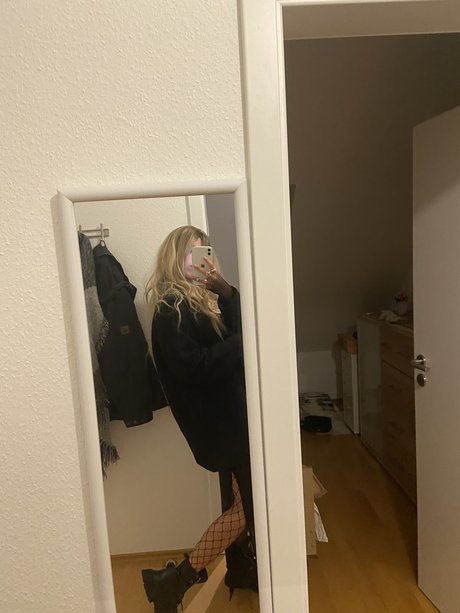 woistdieline onlyfans leaked dirtyship