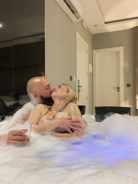 Iamm Ari y peke leaked onlyfans