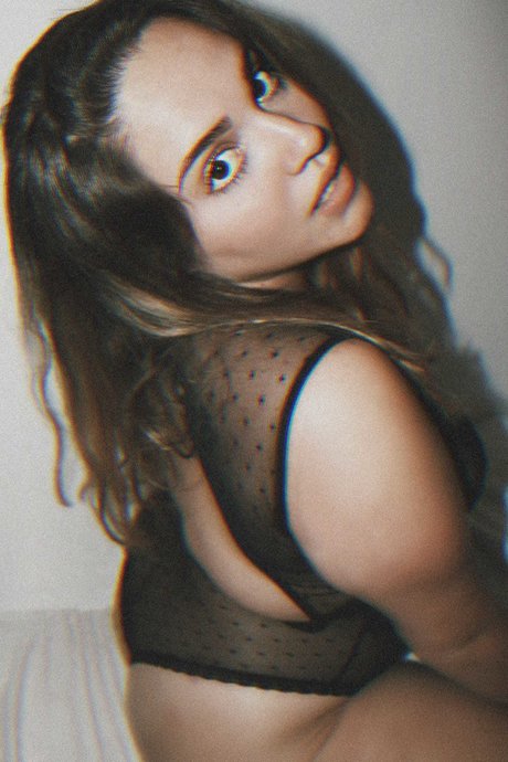 Stefania Goncalves onlyfans free