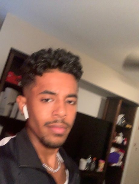 Demetrius Marsh onlyfans nude pictures