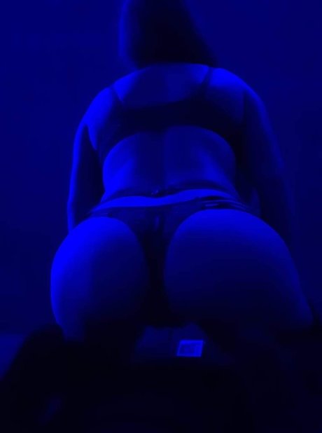 Hanna la peque a onlyfans model photos