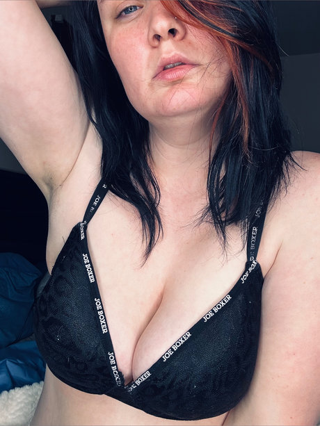 Ella Holly boobs onlyfans