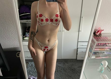 lilbloomix only fans leaked