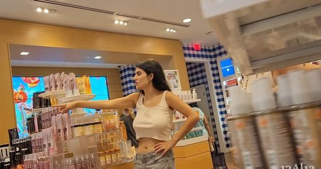 Candid Bralessday onlyfans xxx